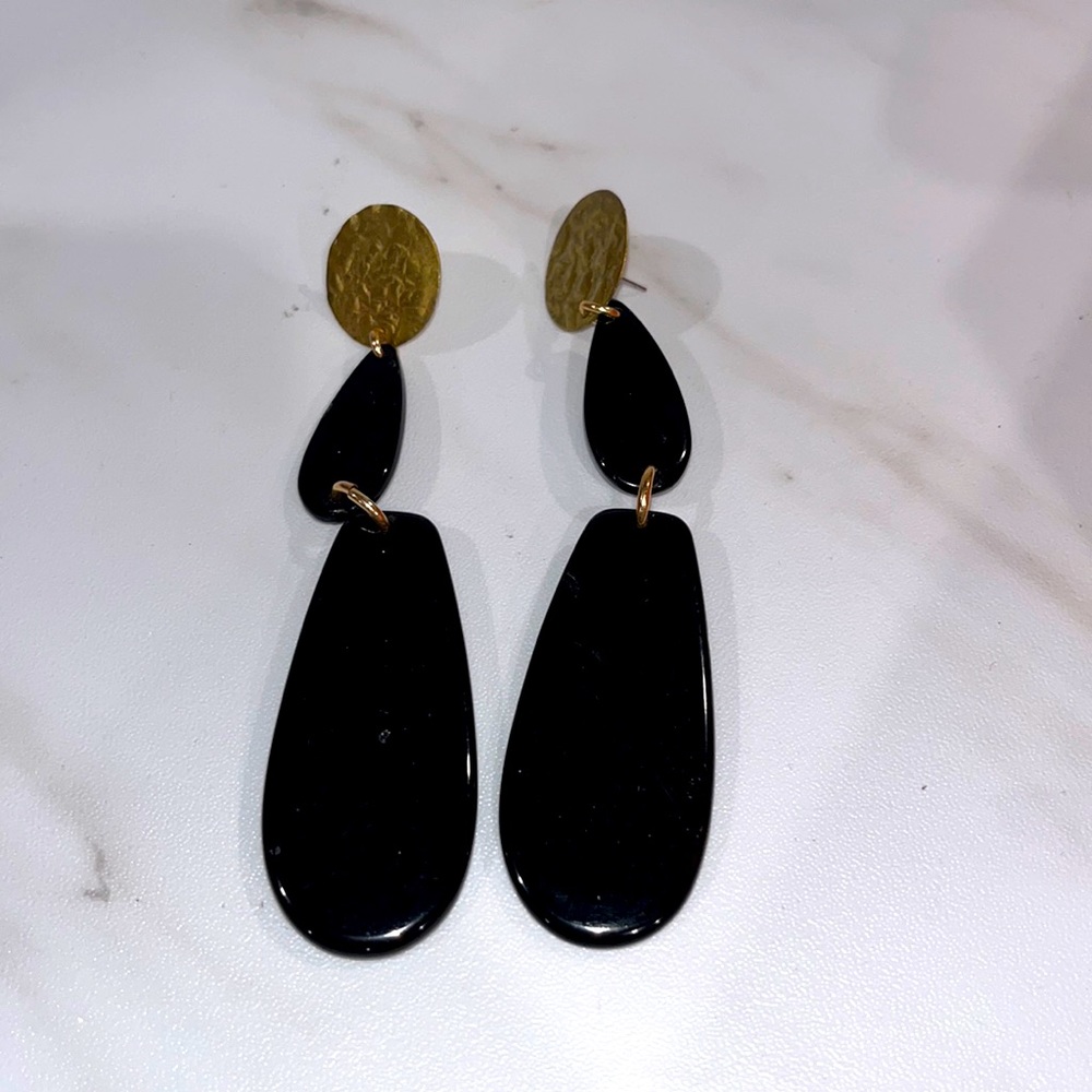 Area stars black alix drop dangle earrings